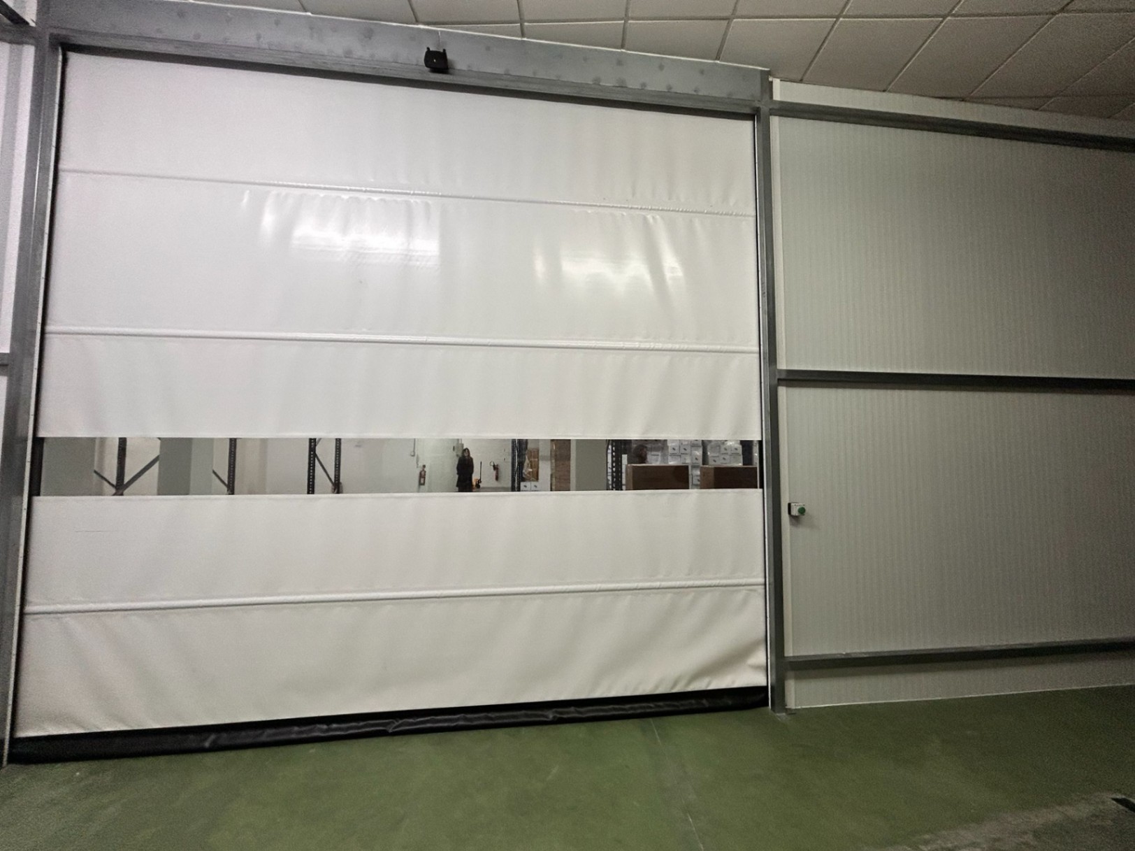 REFURBISHED INDUSTRIAL WAREHOUSE. DOUBLE ACCESS AND HEALTH LICENSE