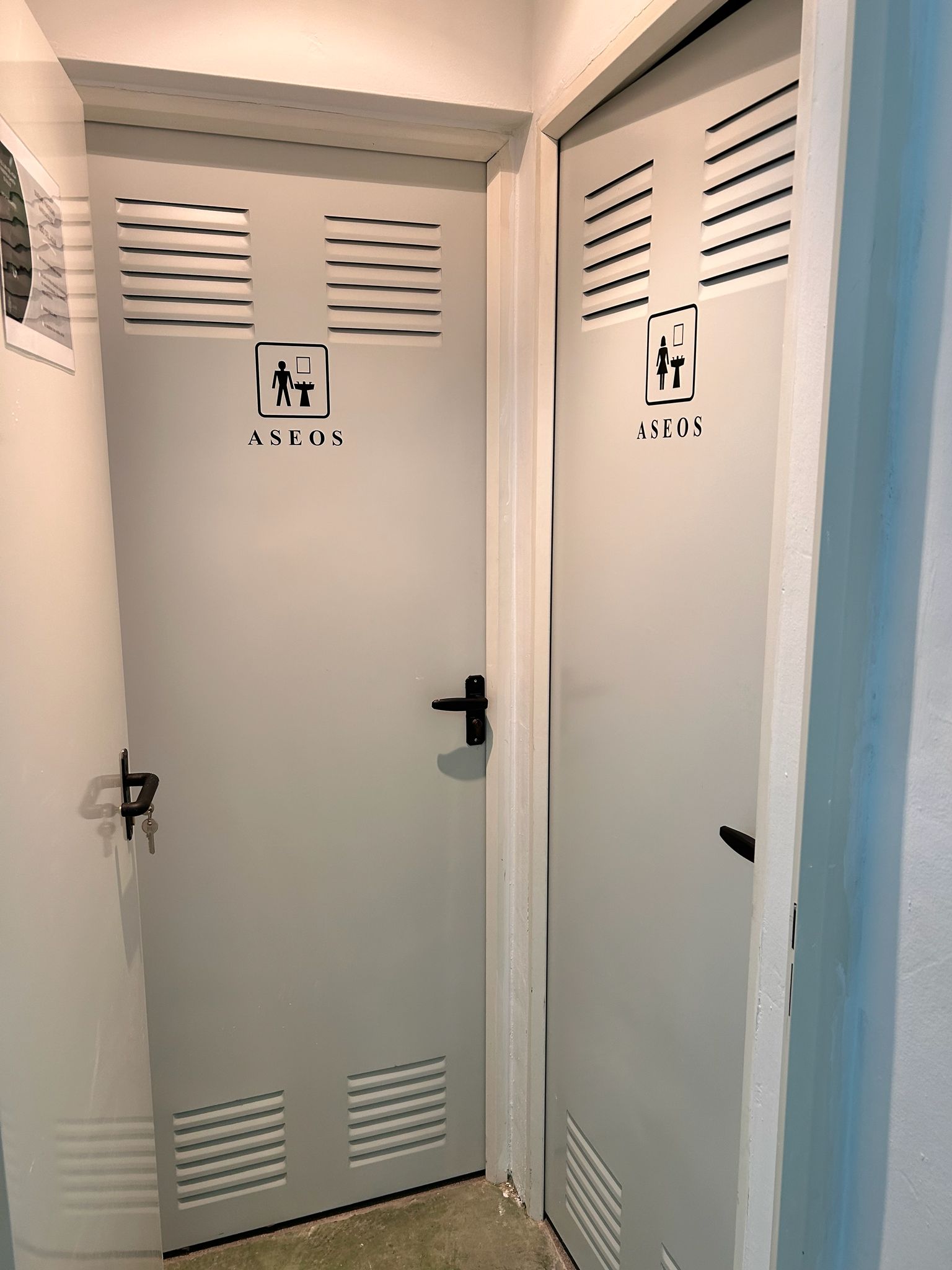 REFURBISHED INDUSTRIAL WAREHOUSE. DOUBLE ACCESS AND HEALTH LICENSE