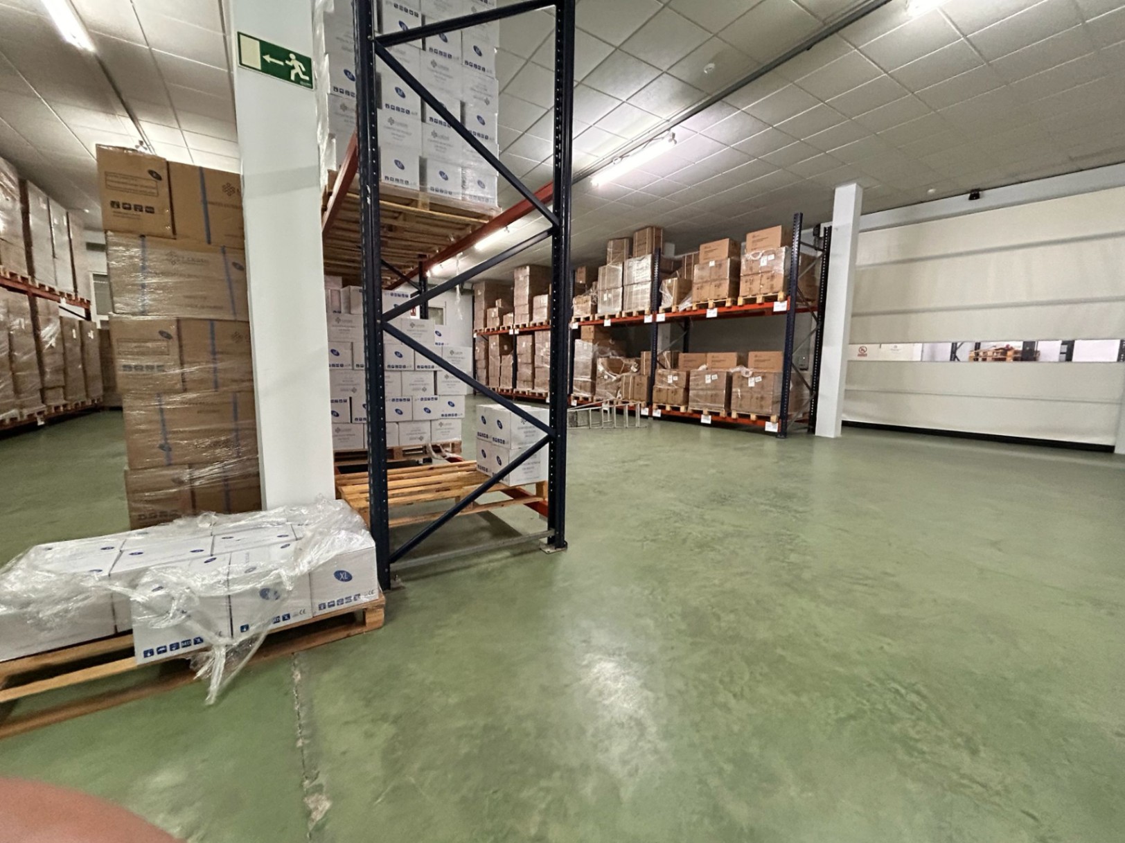 REFURBISHED INDUSTRIAL WAREHOUSE. DOUBLE ACCESS AND HEALTH LICENSE