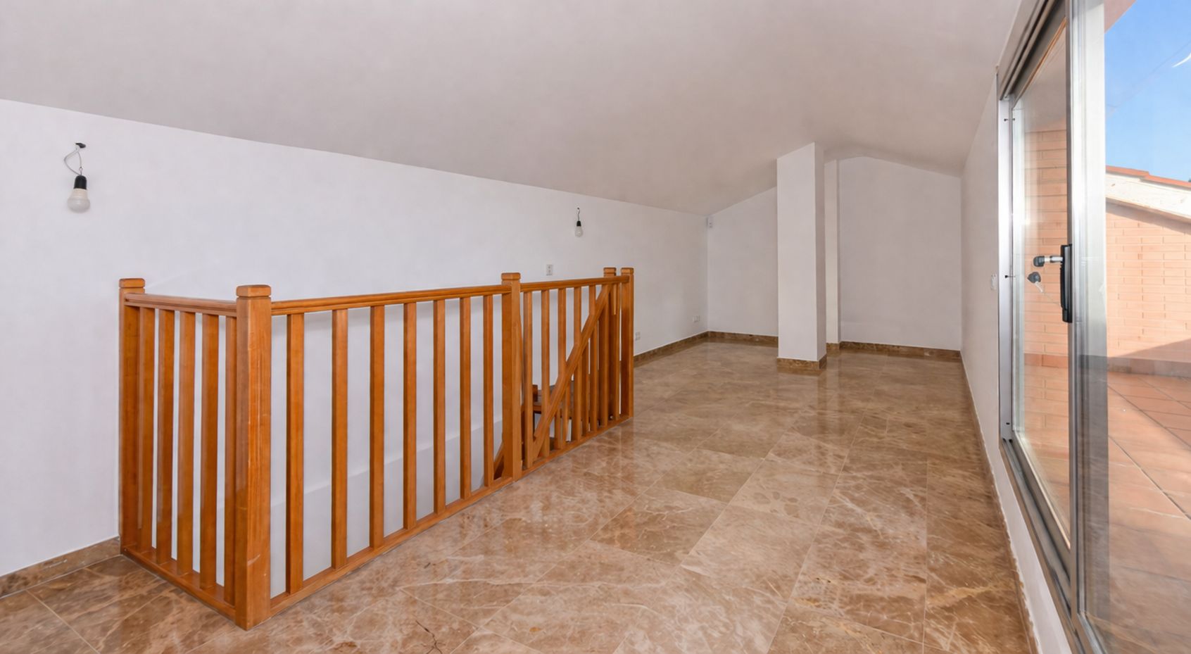 ATTICO DUPLEX IN VENDITA A GAVÀ MAR CON VISTA MARE