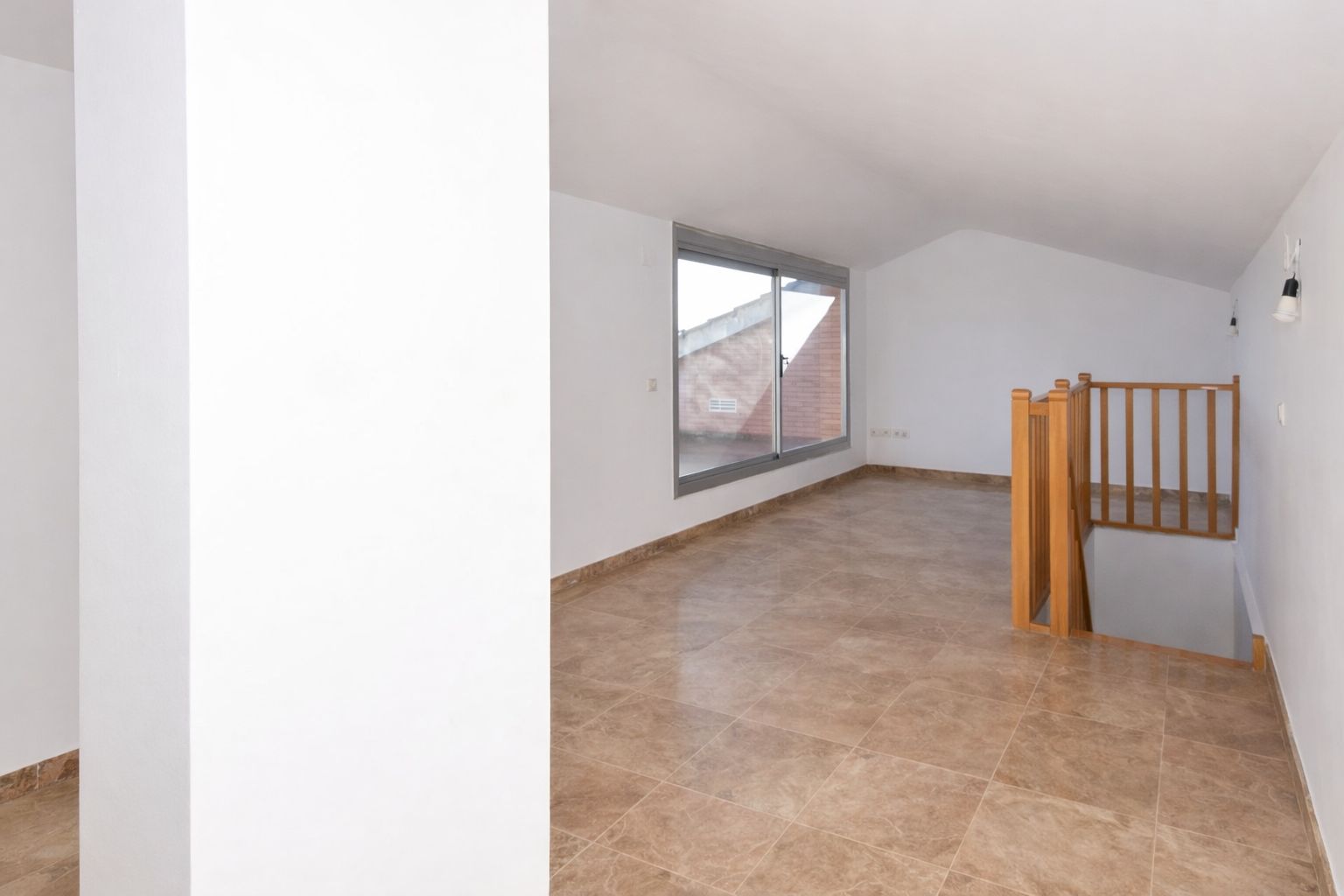 ATTICO DUPLEX IN VENDITA A GAVÀ MAR CON VISTA MARE
