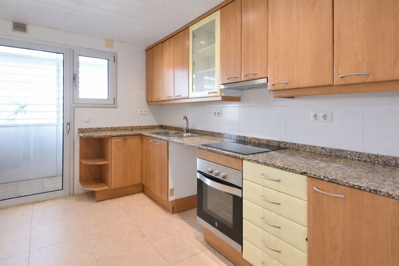 ATTICO DUPLEX IN VENDITA A GAVÀ MAR CON VISTA MARE