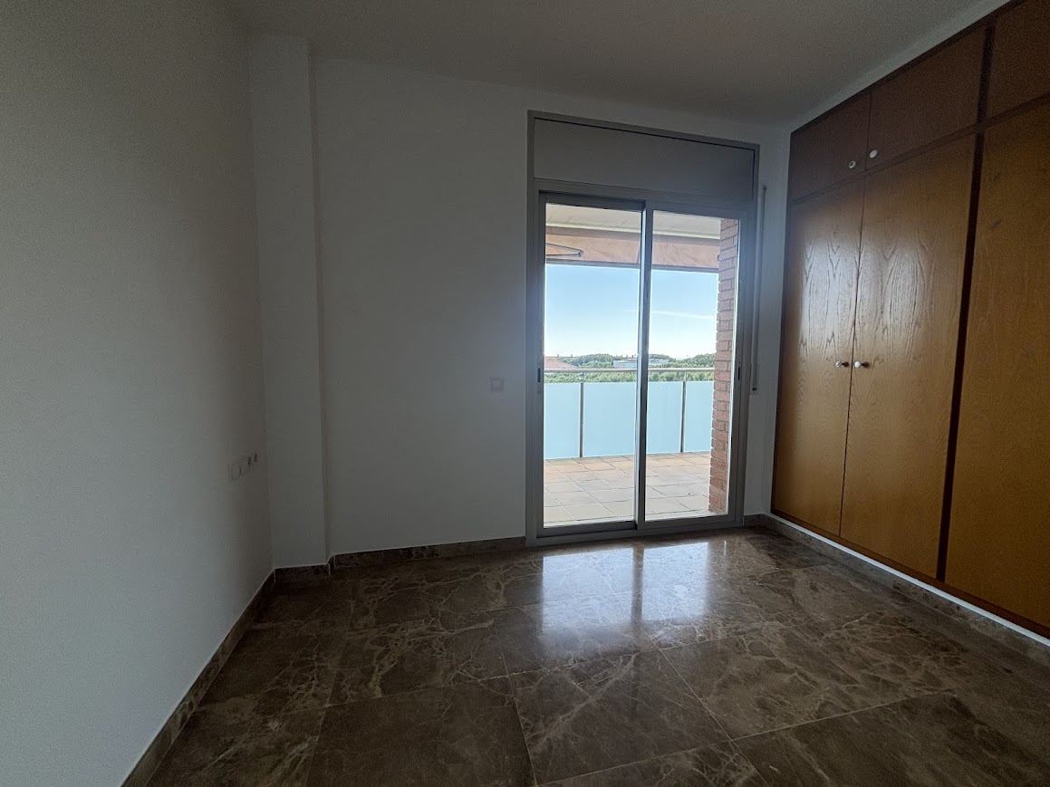 ATTICO DUPLEX IN VENDITA A GAVÀ MAR CON VISTA MARE