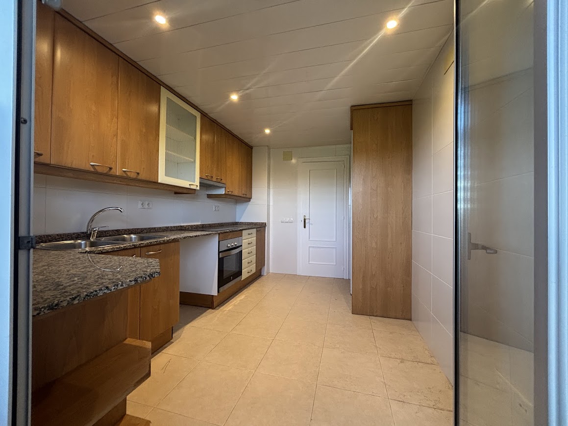 ATTICO DUPLEX IN VENDITA A GAVÀ MAR CON VISTA MARE