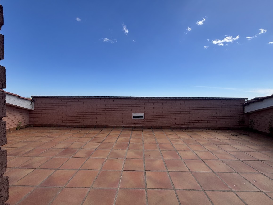 ATTICO DUPLEX IN VENDITA A GAVÀ MAR CON VISTA MARE