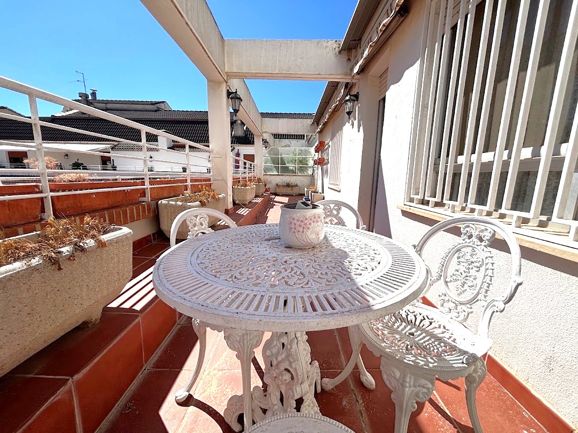 ÁTICO EN VENTA CON GARAJE Y TERRAZA EN EL CENTRO DE ALCOY