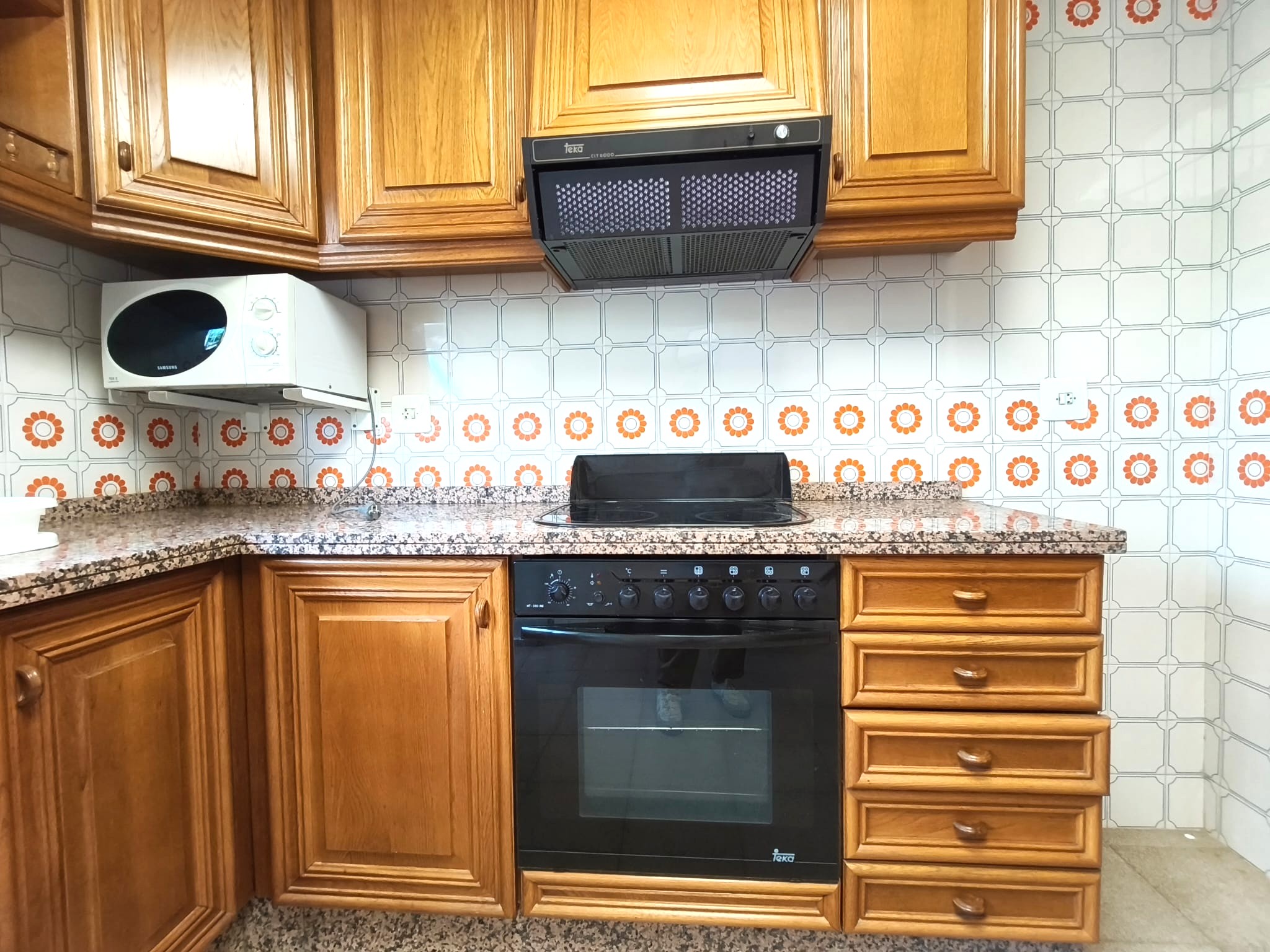 GROOT APPARTEMENT TE KOOP IN HET NOORDEN VAN ALCOY