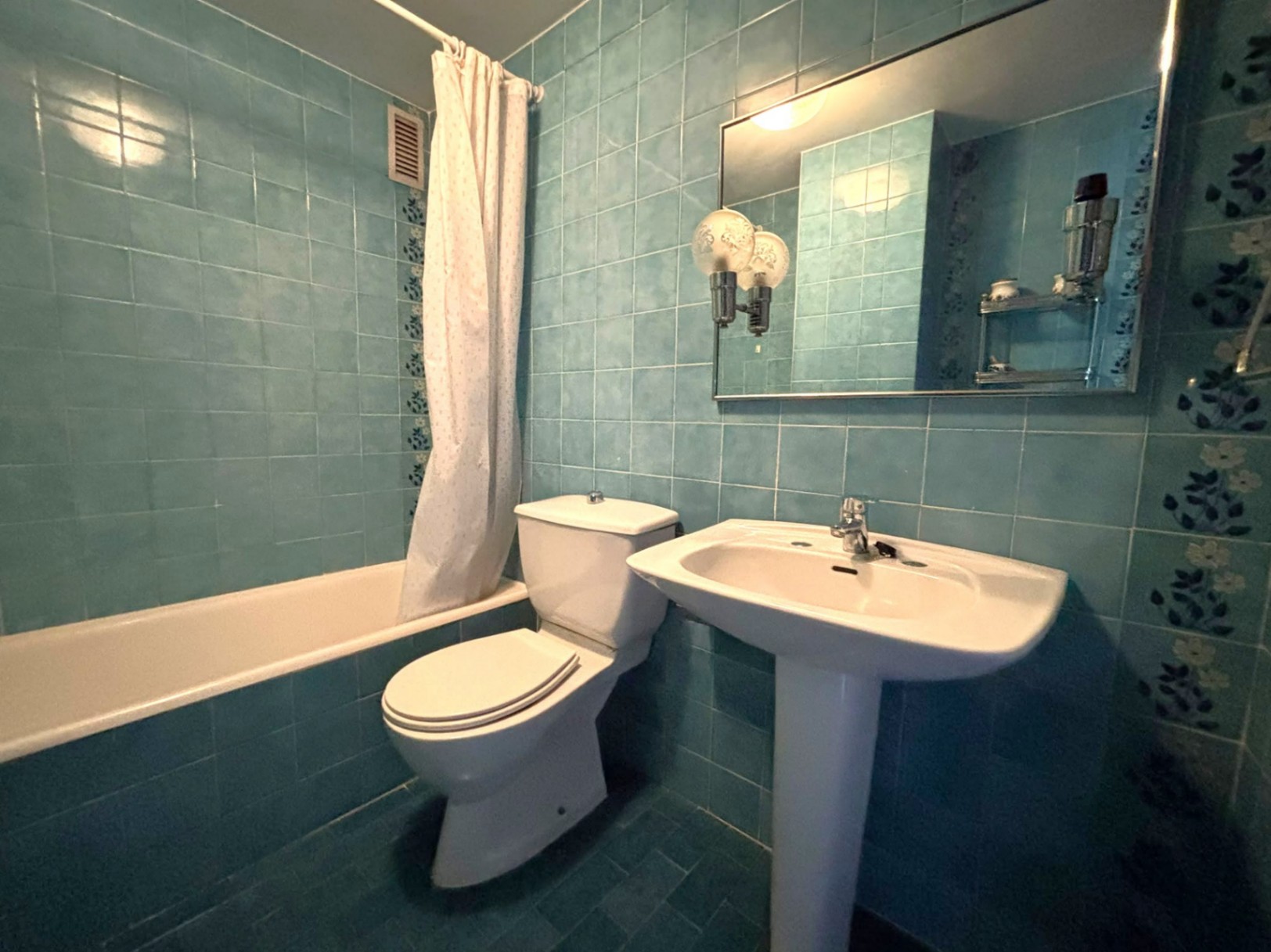 GROOT APPARTEMENT TE KOOP IN HET NOORDEN VAN ALCOY
