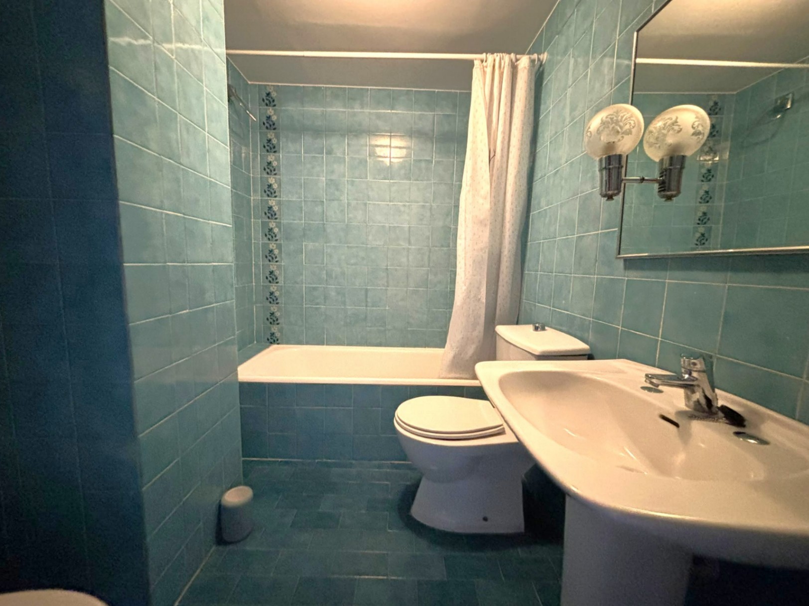 GROOT APPARTEMENT TE KOOP IN HET NOORDEN VAN ALCOY