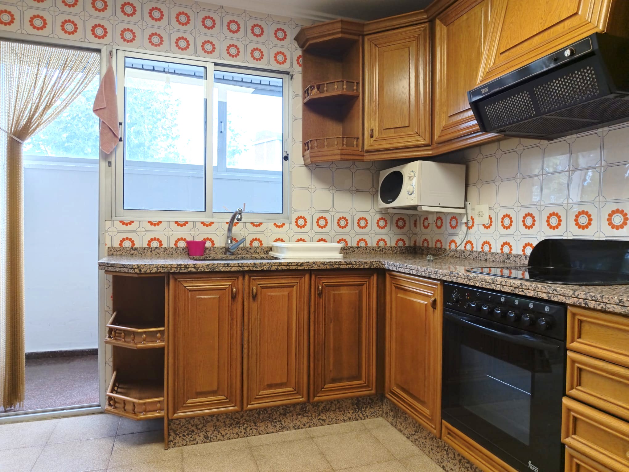 GROOT APPARTEMENT TE KOOP IN HET NOORDEN VAN ALCOY