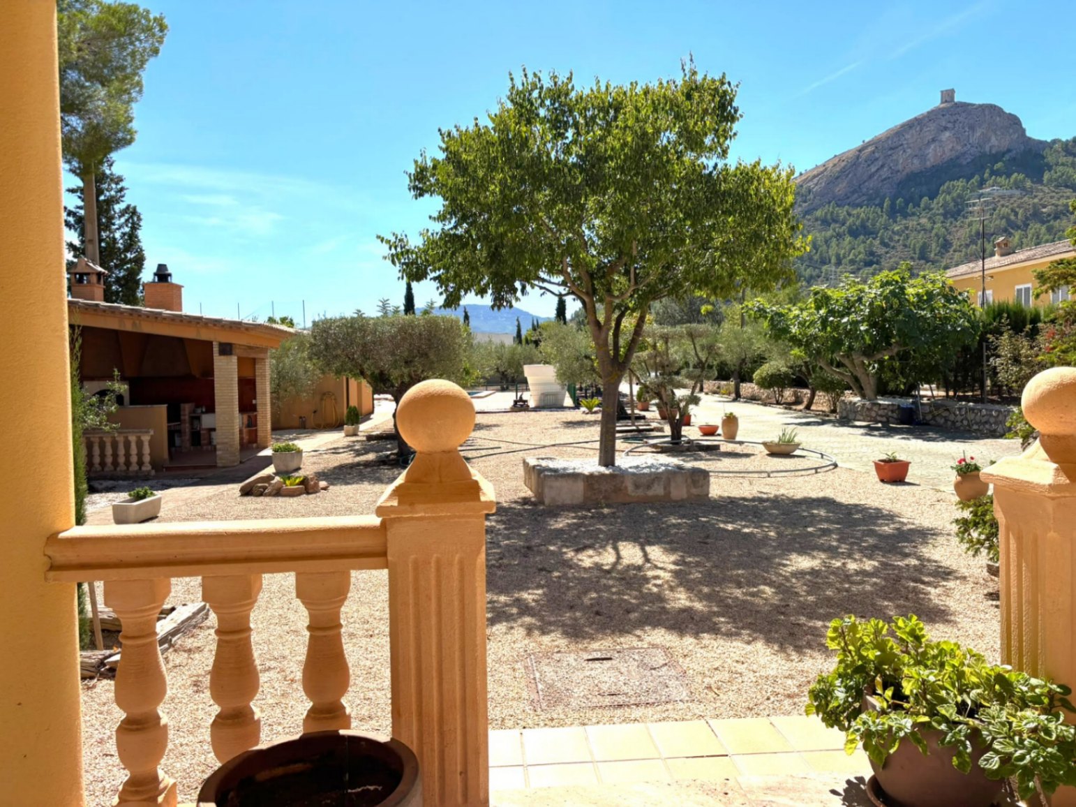 FANTASTISCHE VILLA ZU VERKAUFEN IN DER PLANA VON COCENTAINA