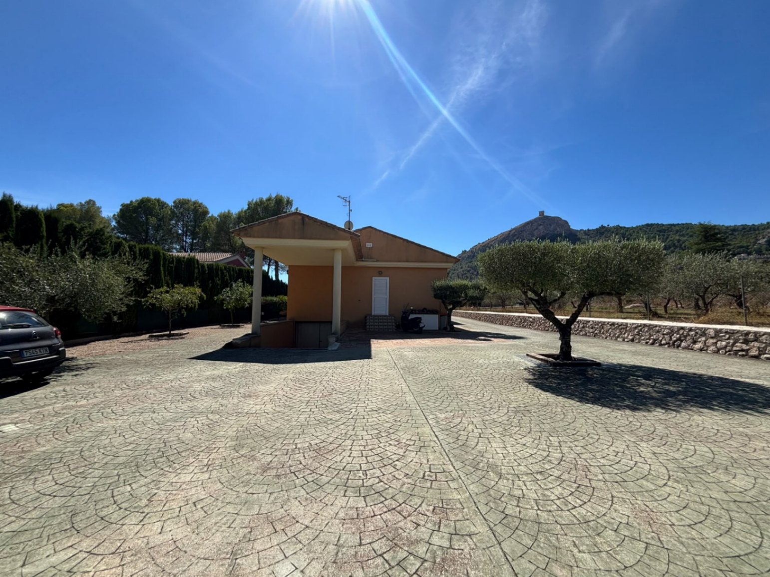 FANTASTISCHE VILLA ZU VERKAUFEN IN DER PLANA VON COCENTAINA