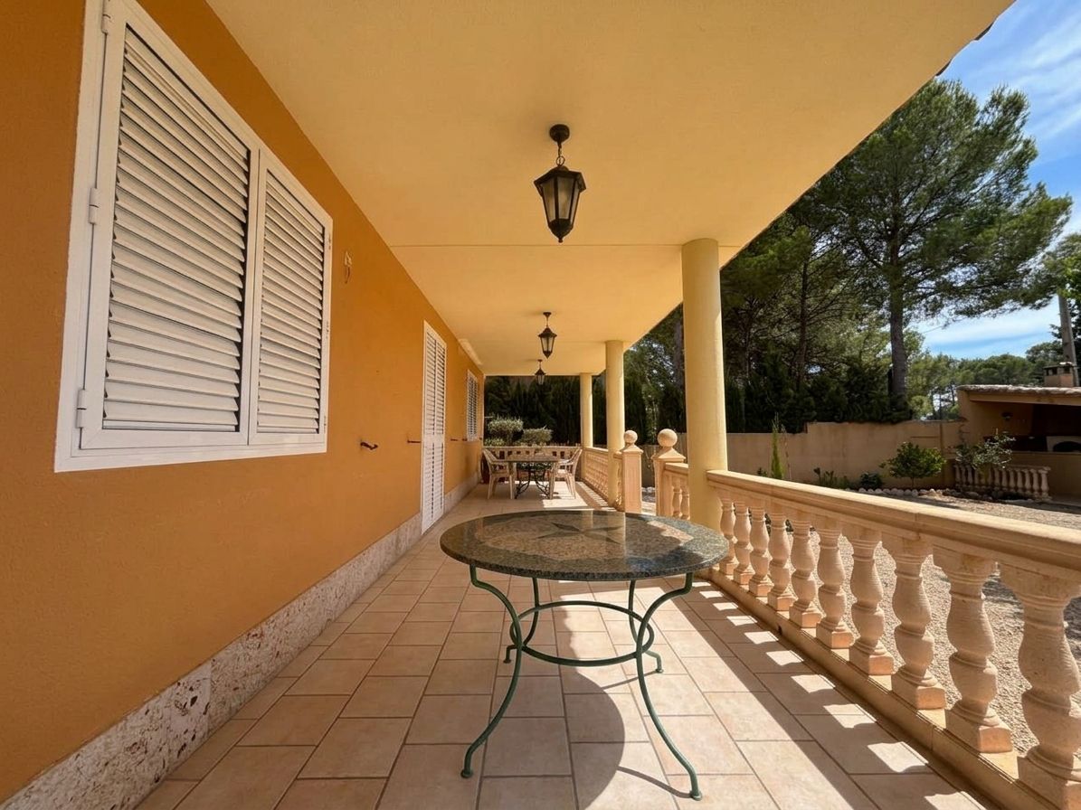 FANTASTISCHE VILLA ZU VERKAUFEN IN DER PLANA VON COCENTAINA