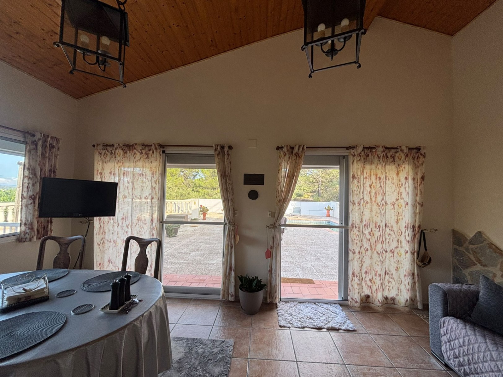 CHARMEUSE VILLA À VENDRE À PLANES